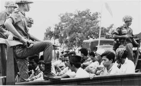 Cuộc Bạo Loạn 1965-1966: Chứng Nhân Sợ Hãi của Lịch Sử Indonesia và Di Sản Đau Khổ của Yogyakarta