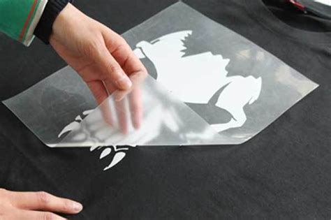 How Do You Use Transfer Paper: Exploring Creative Possibilities and Practical Applications